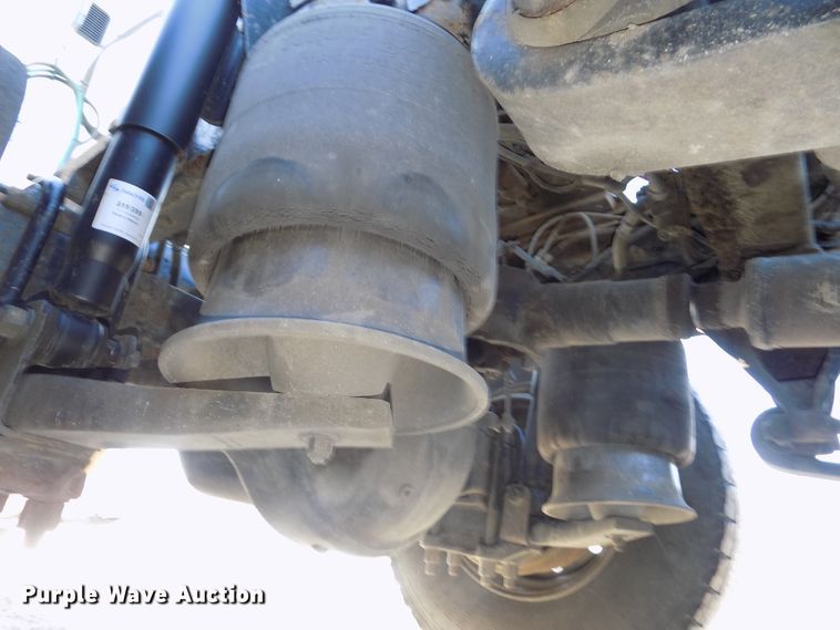 image for item DG2500 2010 Freightliner Cascadia semi truck