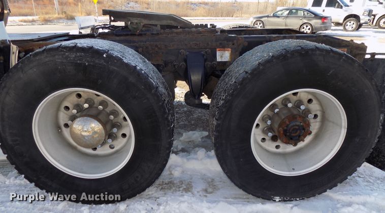 image for item DG2500 2010 Freightliner Cascadia semi truck