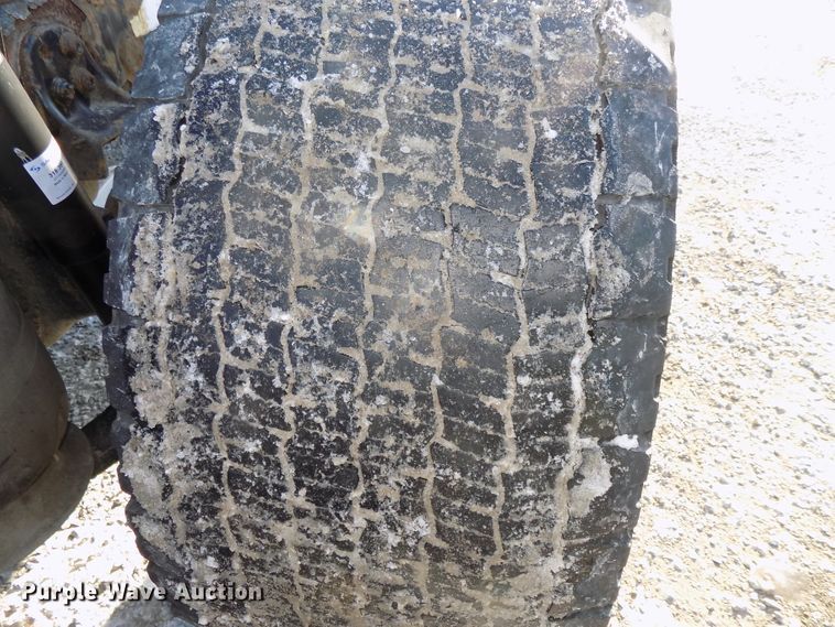 image for item DG2500 2010 Freightliner Cascadia semi truck