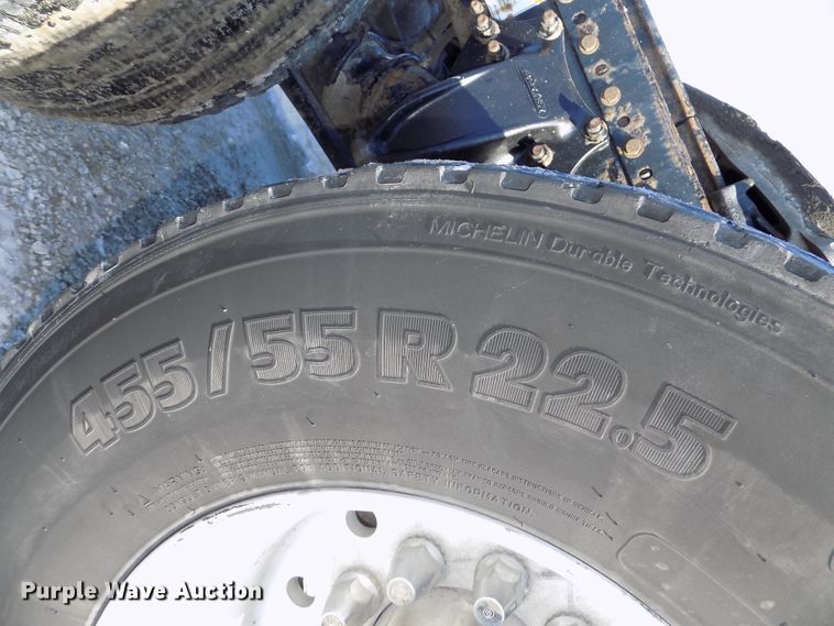 image for item DG2500 2010 Freightliner Cascadia semi truck