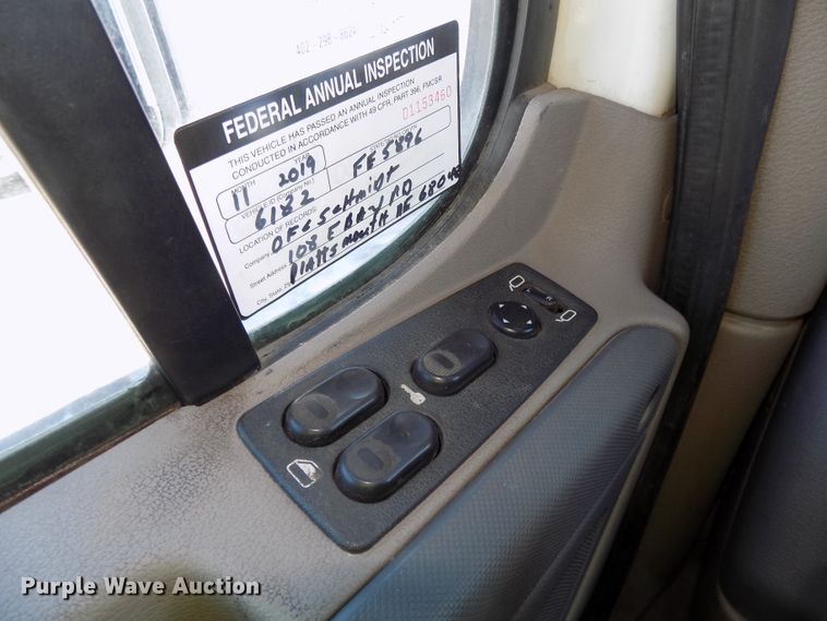 image for item DG2501 2013 Freightliner Cascadia semi truck