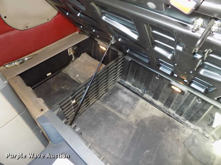 image for item DG2501 2013 Freightliner Cascadia semi truck