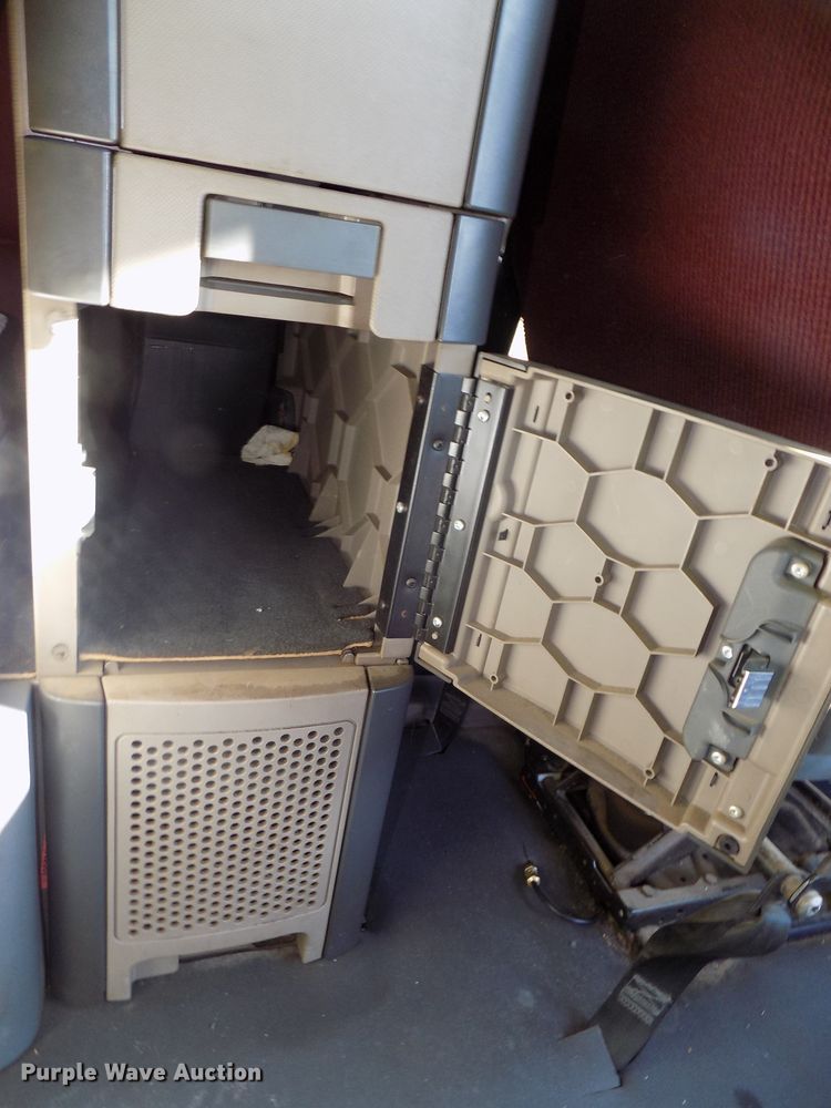 image for item DG2501 2013 Freightliner Cascadia semi truck