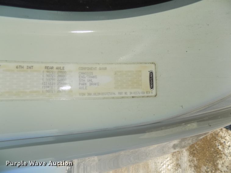 image for item DG2501 2013 Freightliner Cascadia semi truck