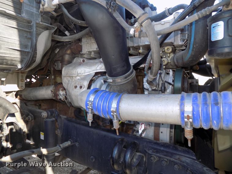 image for item DG2501 2013 Freightliner Cascadia semi truck