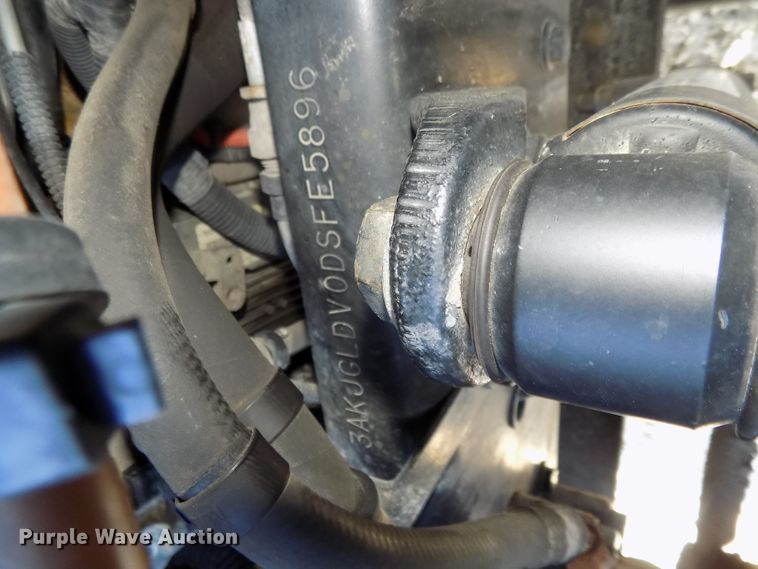 image for item DG2501 2013 Freightliner Cascadia semi truck