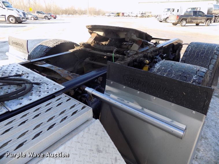 image for item DG2501 2013 Freightliner Cascadia semi truck