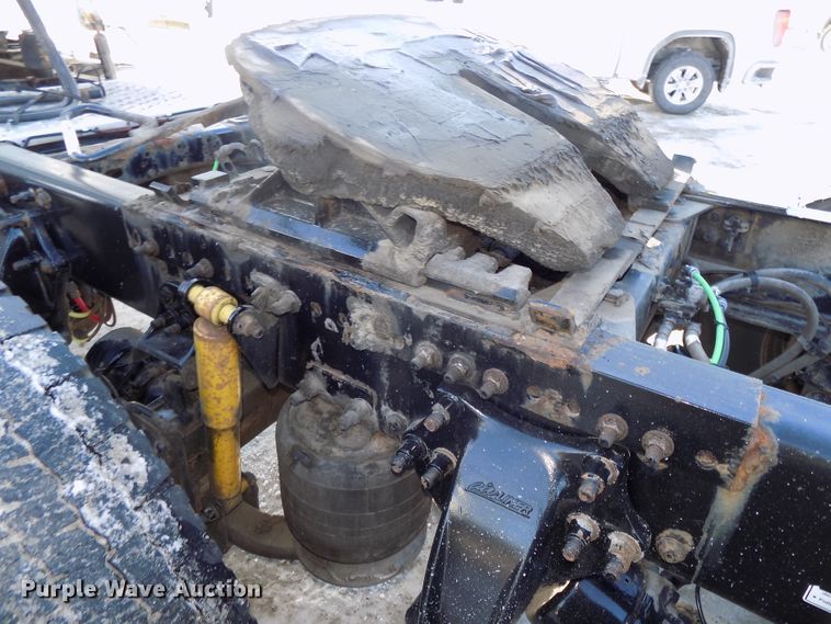 image for item DG2501 2013 Freightliner Cascadia semi truck