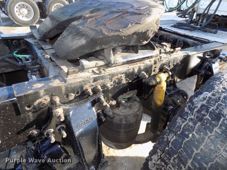 image for item DG2501 2013 Freightliner Cascadia semi truck