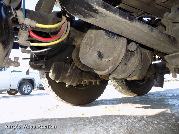 image for item DG2501 2013 Freightliner Cascadia semi truck