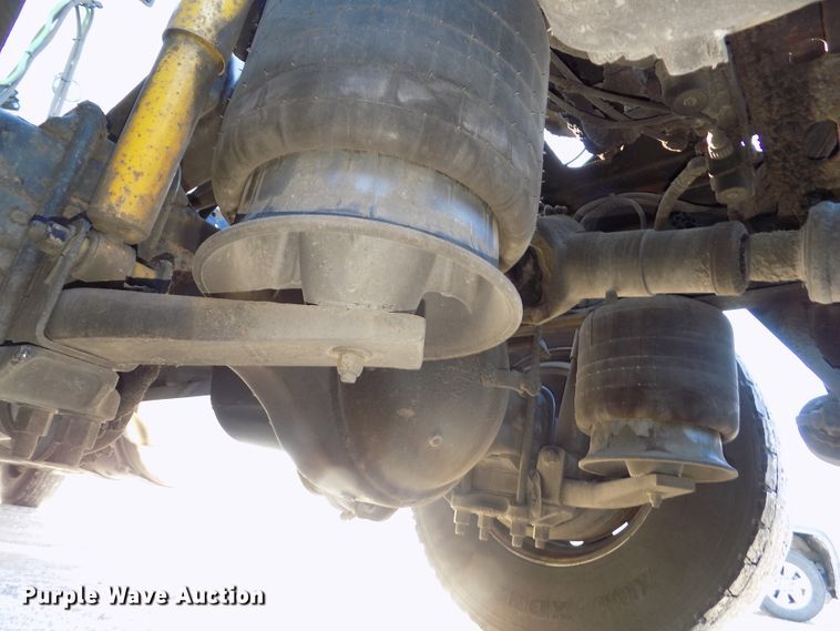 image for item DG2501 2013 Freightliner Cascadia semi truck