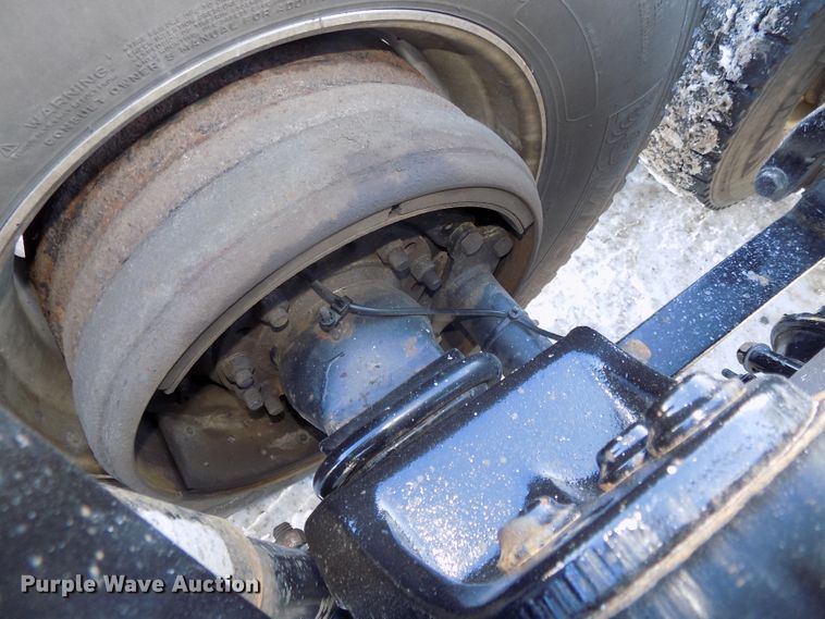 image for item DG2501 2013 Freightliner Cascadia semi truck