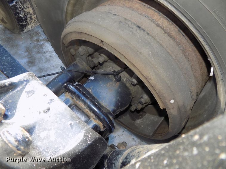 image for item DG2501 2013 Freightliner Cascadia semi truck