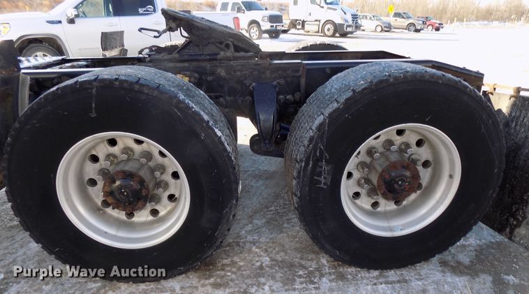 image for item DG2501 2013 Freightliner Cascadia semi truck