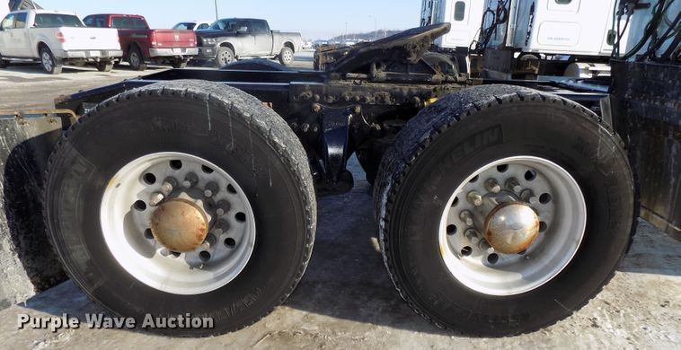 image for item DG2501 2013 Freightliner Cascadia semi truck