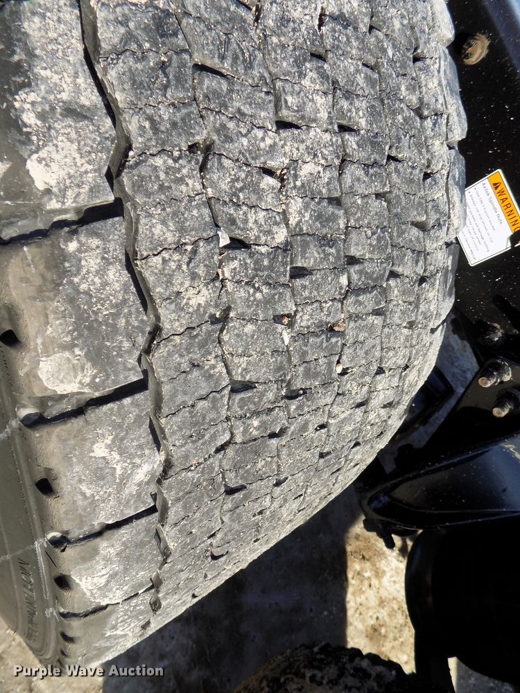 image for item DG2501 2013 Freightliner Cascadia semi truck