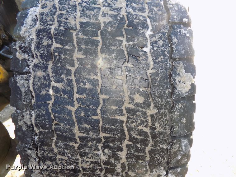 image for item DG2501 2013 Freightliner Cascadia semi truck