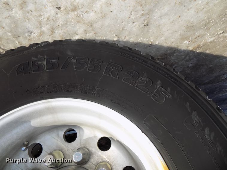 image for item DG2501 2013 Freightliner Cascadia semi truck