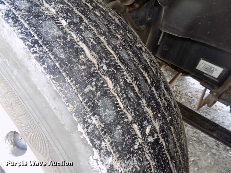 image for item DG2501 2013 Freightliner Cascadia semi truck