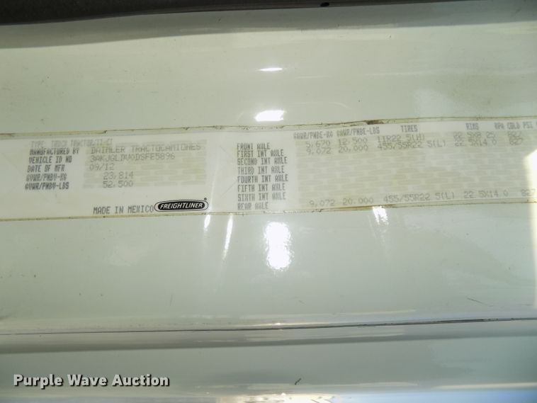 image for item DG2501 2013 Freightliner Cascadia semi truck