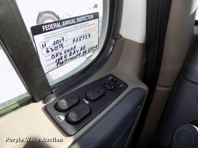 image for item DG2502 2010 Freightliner Cascadia semi truck