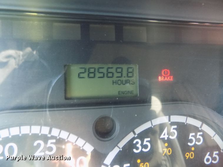 image for item DG2502 2010 Freightliner Cascadia semi truck