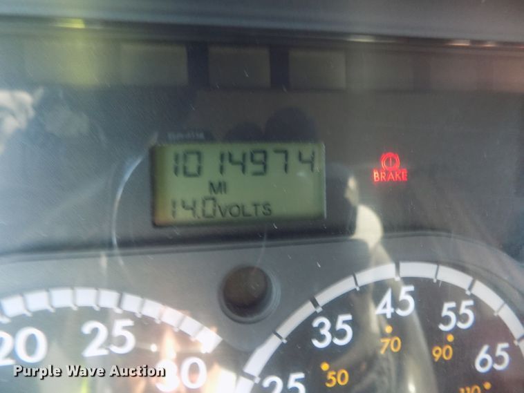 image for item DG2502 2010 Freightliner Cascadia semi truck