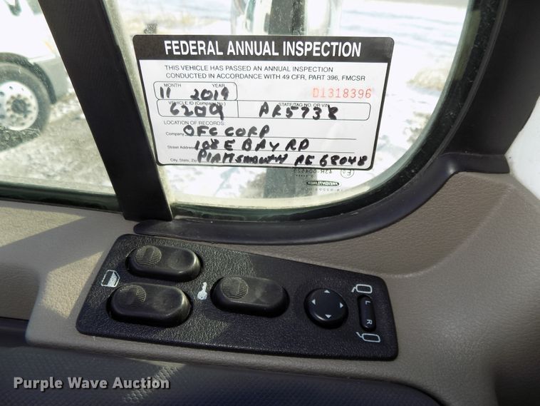 image for item DG2502 2010 Freightliner Cascadia semi truck