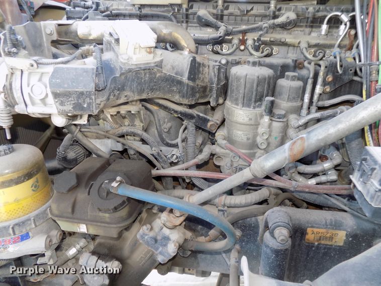 image for item DG2502 2010 Freightliner Cascadia semi truck