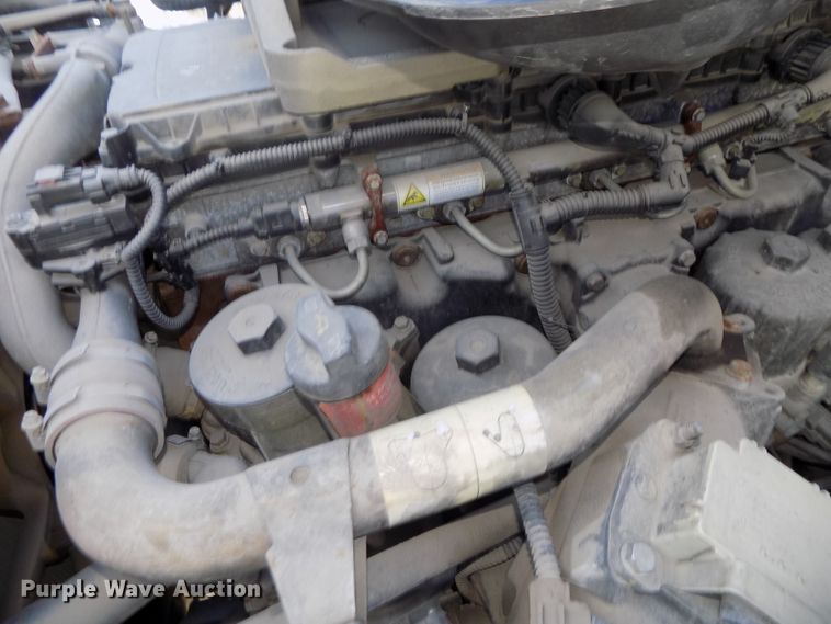 image for item DG2502 2010 Freightliner Cascadia semi truck