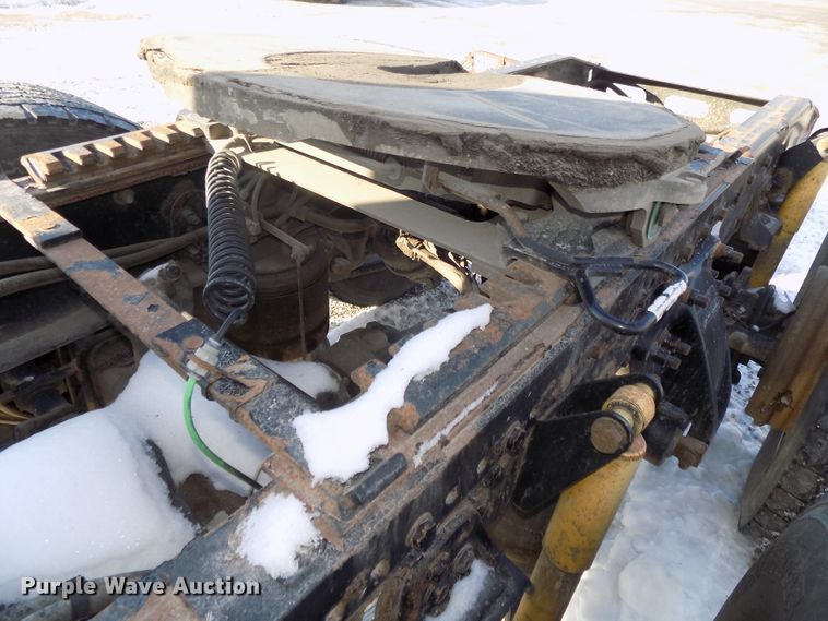 image for item DG2502 2010 Freightliner Cascadia semi truck