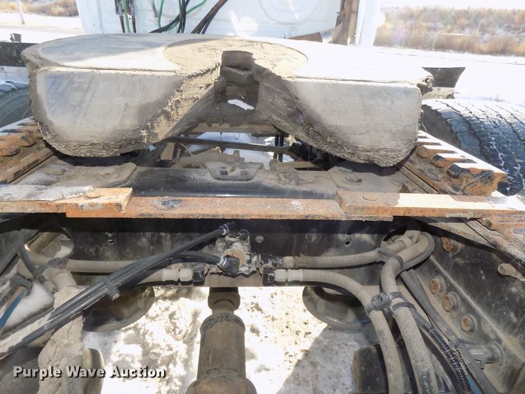 image for item DG2502 2010 Freightliner Cascadia semi truck