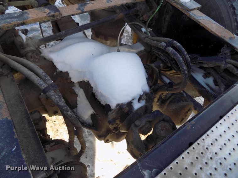 image for item DG2502 2010 Freightliner Cascadia semi truck