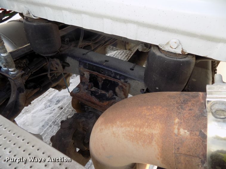 image for item DG2502 2010 Freightliner Cascadia semi truck