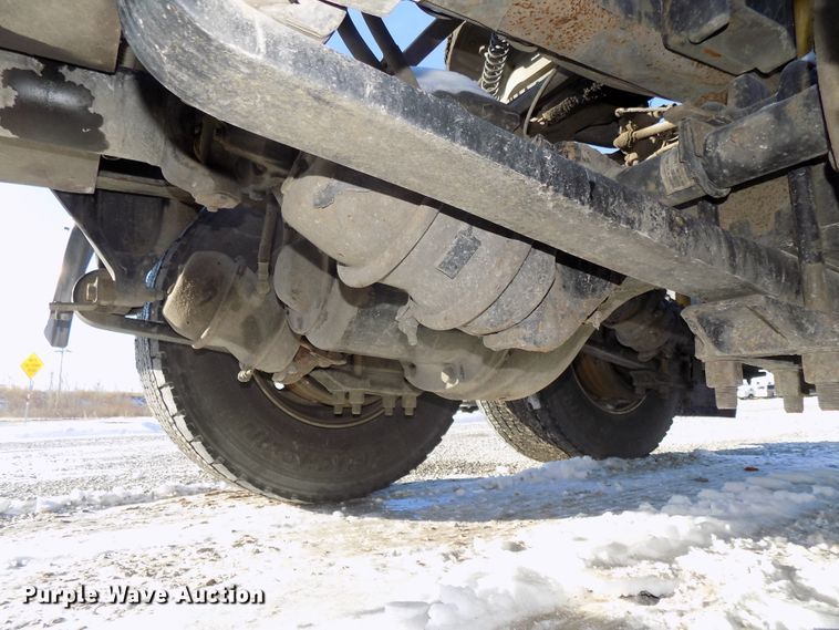 image for item DG2502 2010 Freightliner Cascadia semi truck