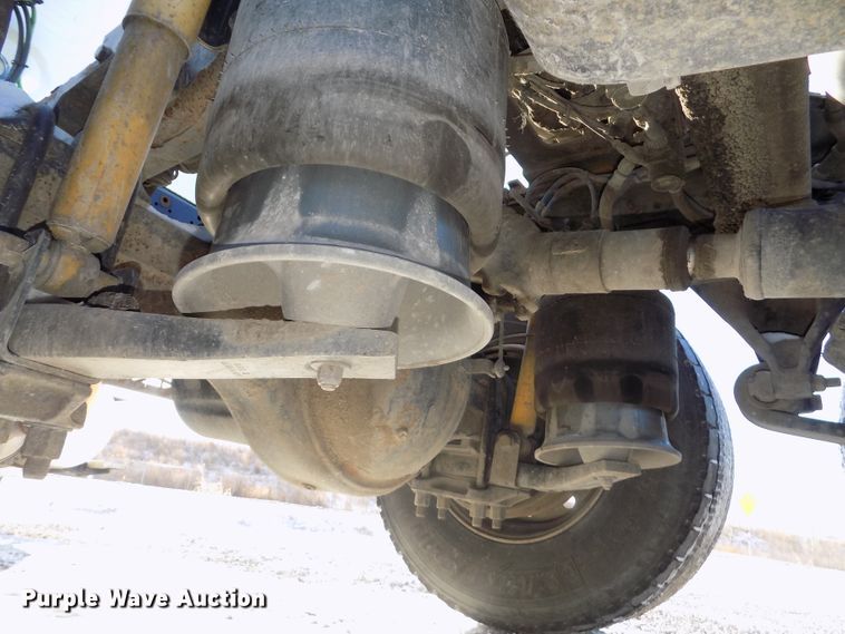 image for item DG2502 2010 Freightliner Cascadia semi truck