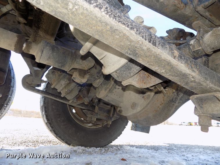 image for item DG2502 2010 Freightliner Cascadia semi truck