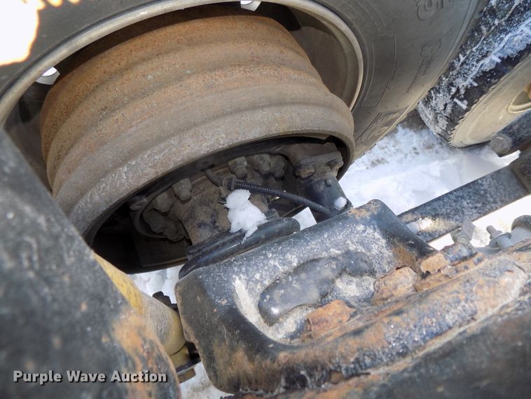 image for item DG2502 2010 Freightliner Cascadia semi truck