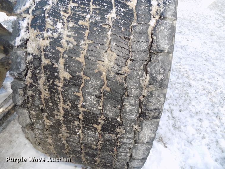 image for item DG2502 2010 Freightliner Cascadia semi truck