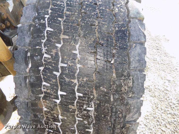 image for item DG2502 2010 Freightliner Cascadia semi truck