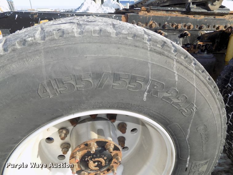 image for item DG2502 2010 Freightliner Cascadia semi truck