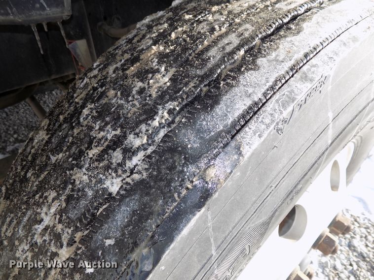 image for item DG2502 2010 Freightliner Cascadia semi truck