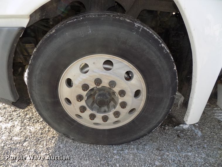 image for item DG2502 2010 Freightliner Cascadia semi truck