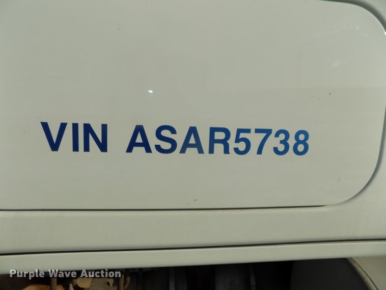 image for item DG2502 2010 Freightliner Cascadia semi truck