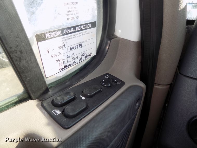 image for item DG2503 2010 Freightliner Cascadia semi truck