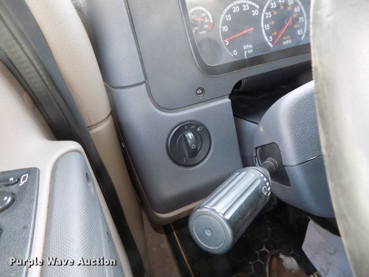 image for item DG2503 2010 Freightliner Cascadia semi truck