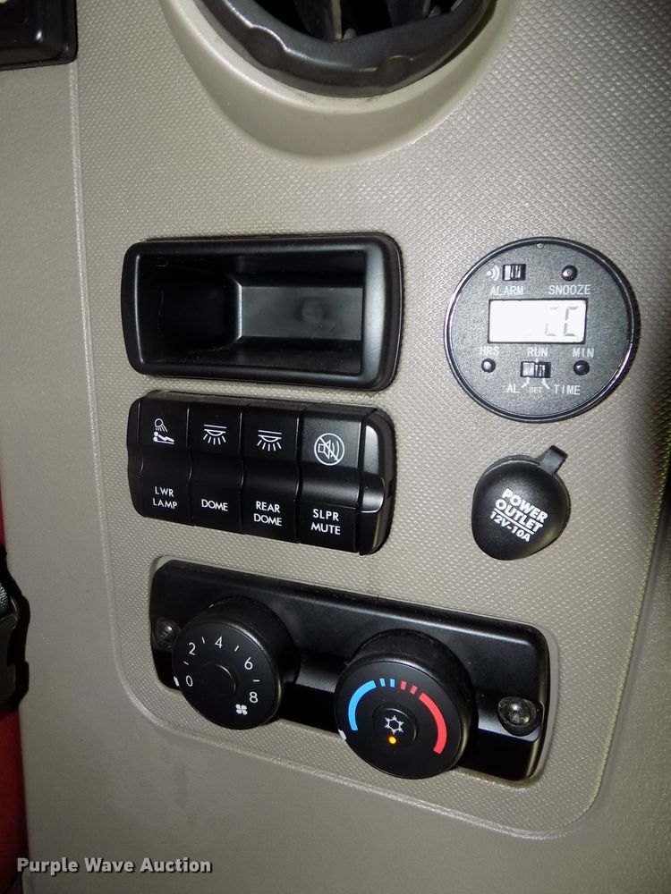 image for item DG2503 2010 Freightliner Cascadia semi truck