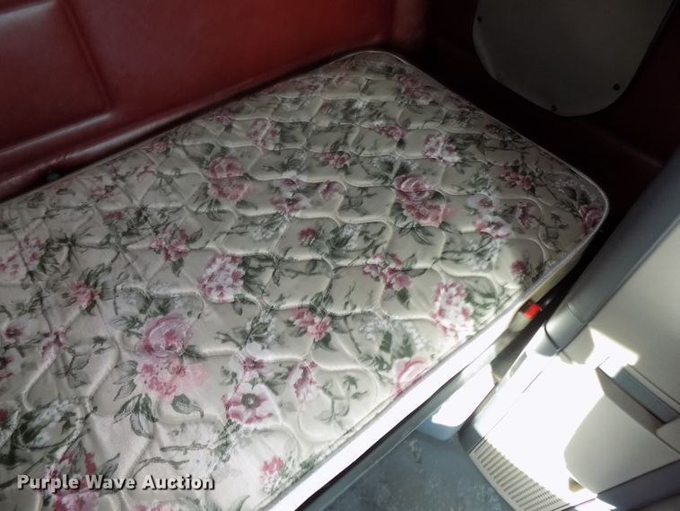 image for item DG2503 2010 Freightliner Cascadia semi truck