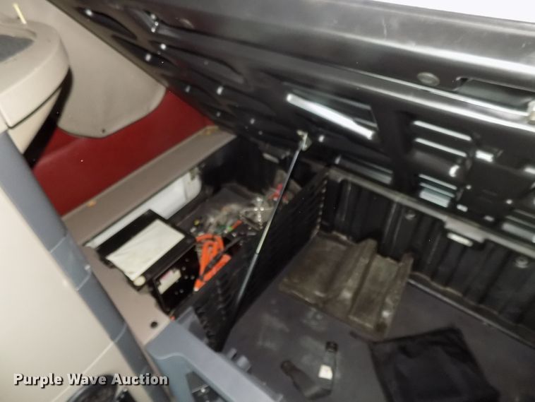 image for item DG2503 2010 Freightliner Cascadia semi truck