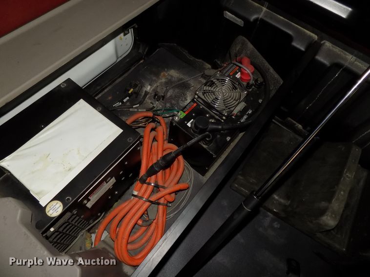 image for item DG2503 2010 Freightliner Cascadia semi truck